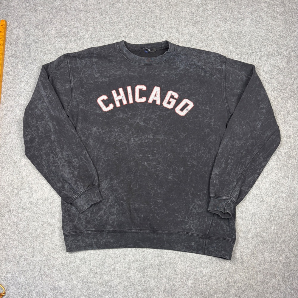Boohoo Chicago Graphic Sweatshirt Mens Large Black Acid Wash Crew Neck Pullover
